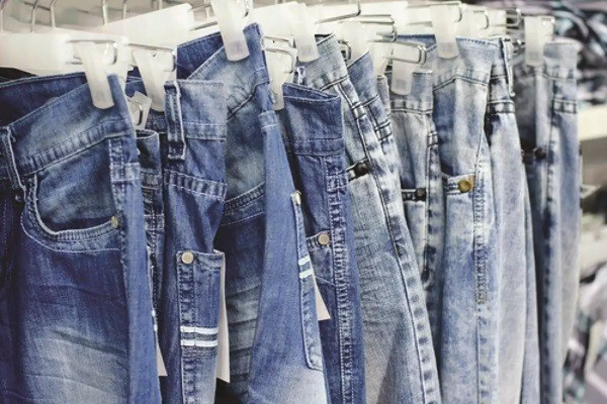 Cách xử lý làm mềm vải quần áo jeans thô cứng