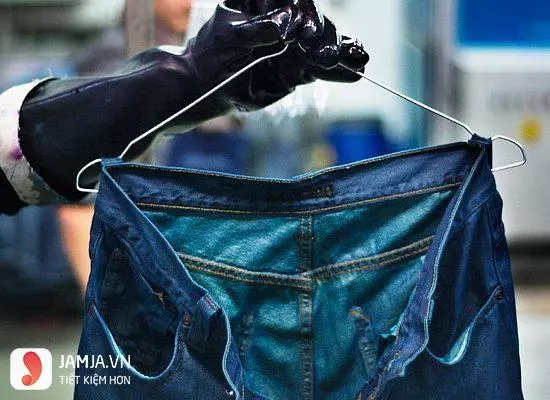 Cách nhuộm quần jeans bằng mực viết