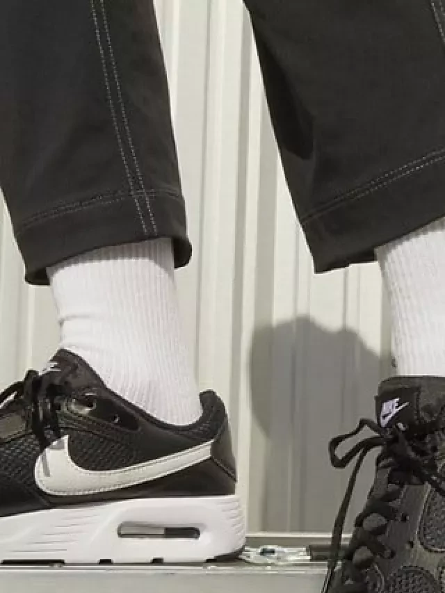   Giày Nike đen